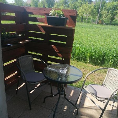 Studio Apartman Krosna Perusic Εξωτερικό φωτογραφία