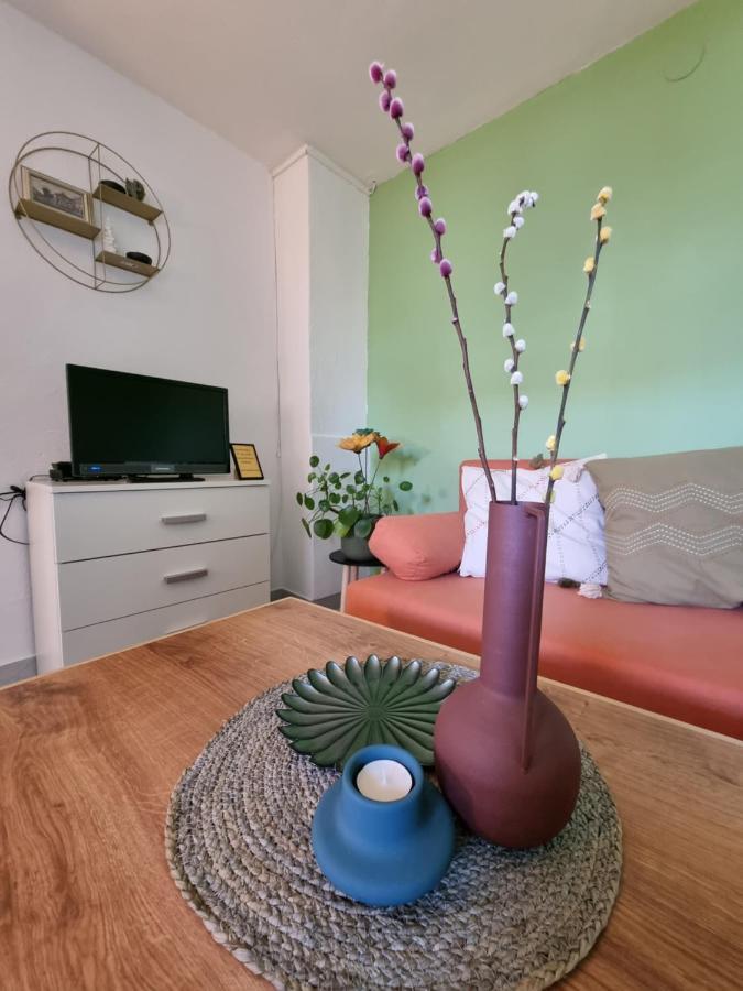 Studio Apartman Krosna Perusic Εξωτερικό φωτογραφία