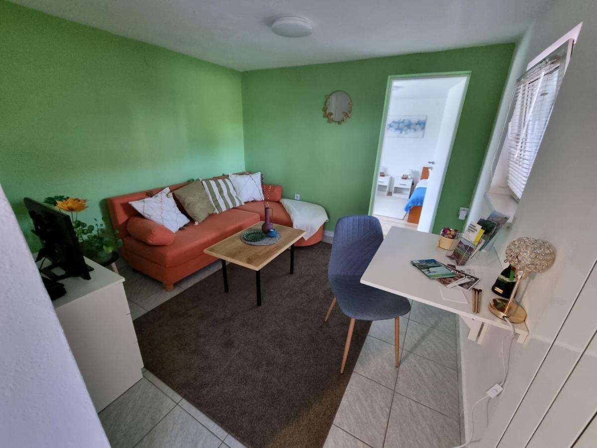 Studio Apartman Krosna Perusic Εξωτερικό φωτογραφία