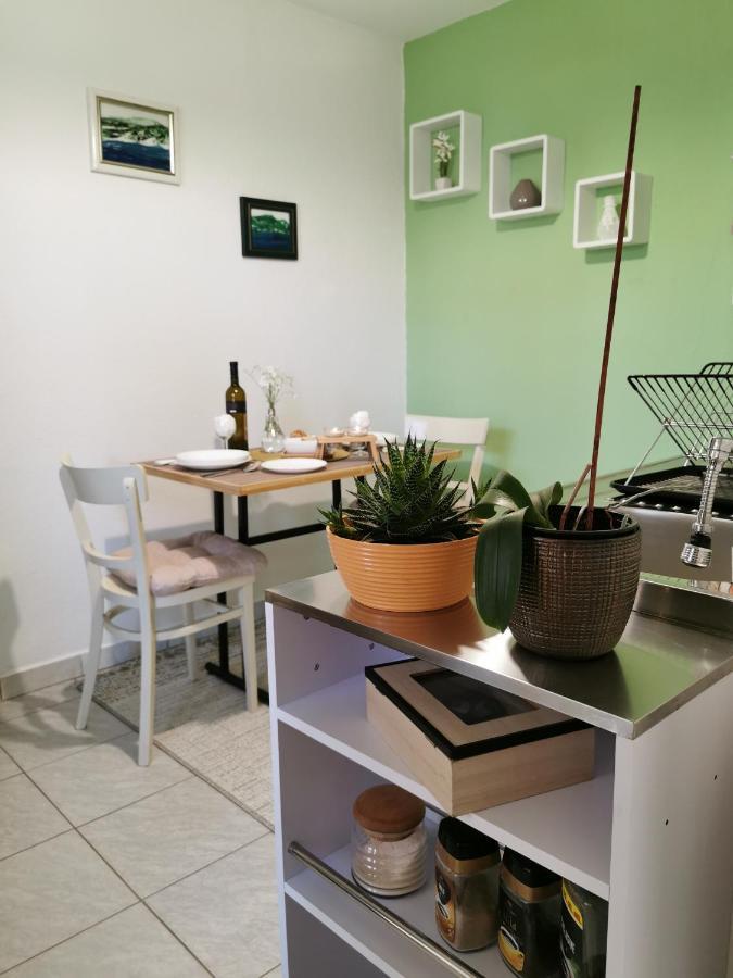 Studio Apartman Krosna Perusic Εξωτερικό φωτογραφία