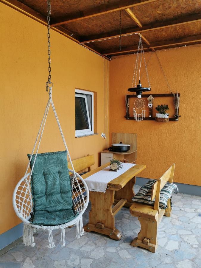 Studio Apartman Krosna Perusic Εξωτερικό φωτογραφία