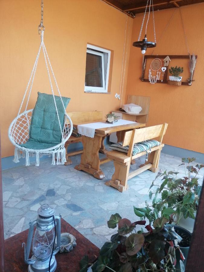 Studio Apartman Krosna Perusic Εξωτερικό φωτογραφία