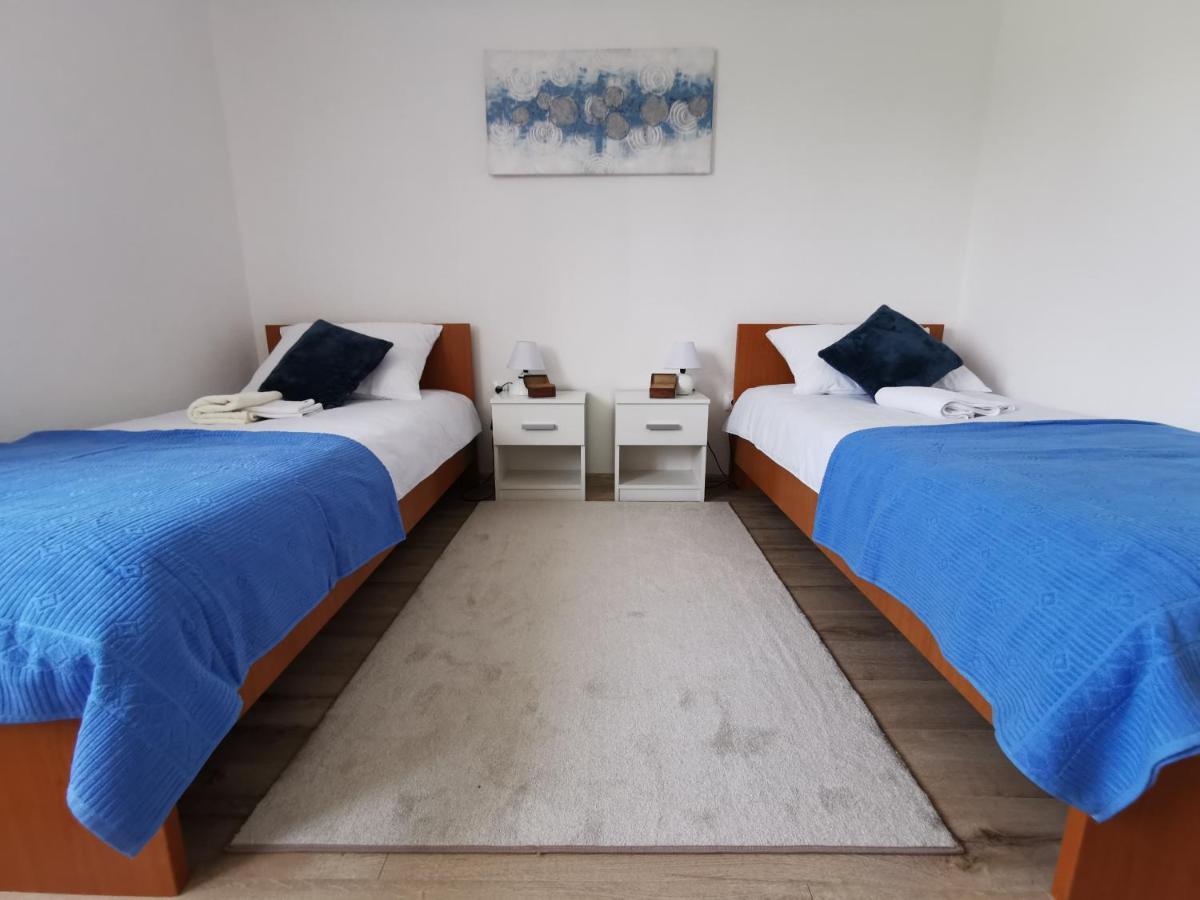 Studio Apartman Krosna Perusic Εξωτερικό φωτογραφία