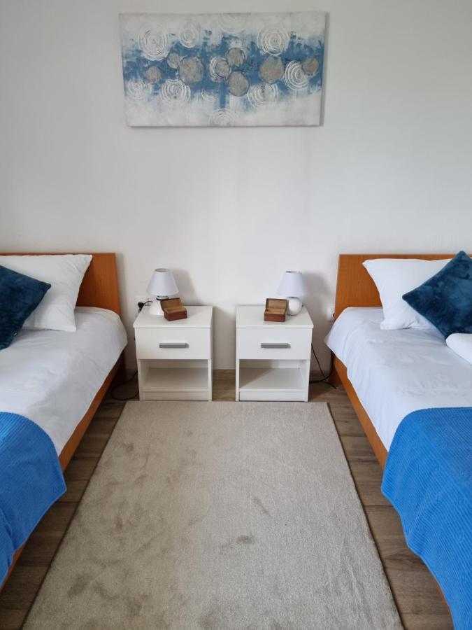 Studio Apartman Krosna Perusic Εξωτερικό φωτογραφία